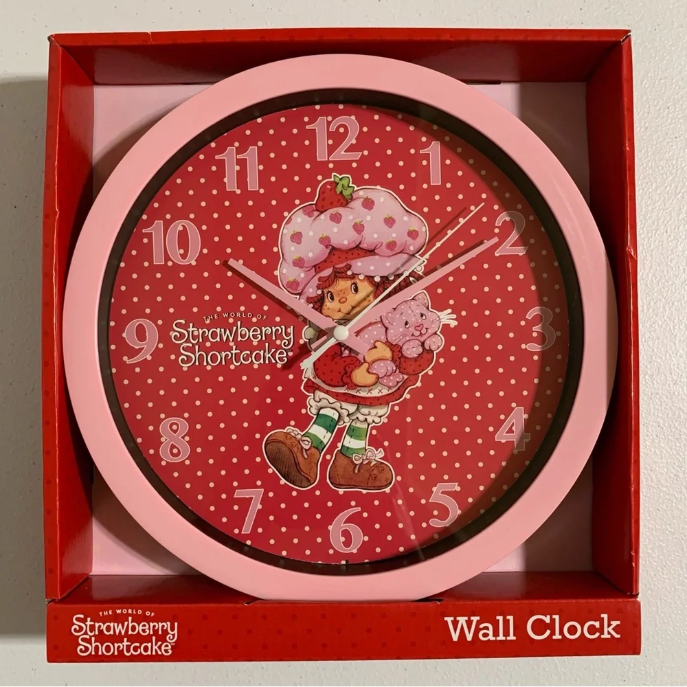 The World of Strawberry Shortcake Analog Wall Clock-New in Box
